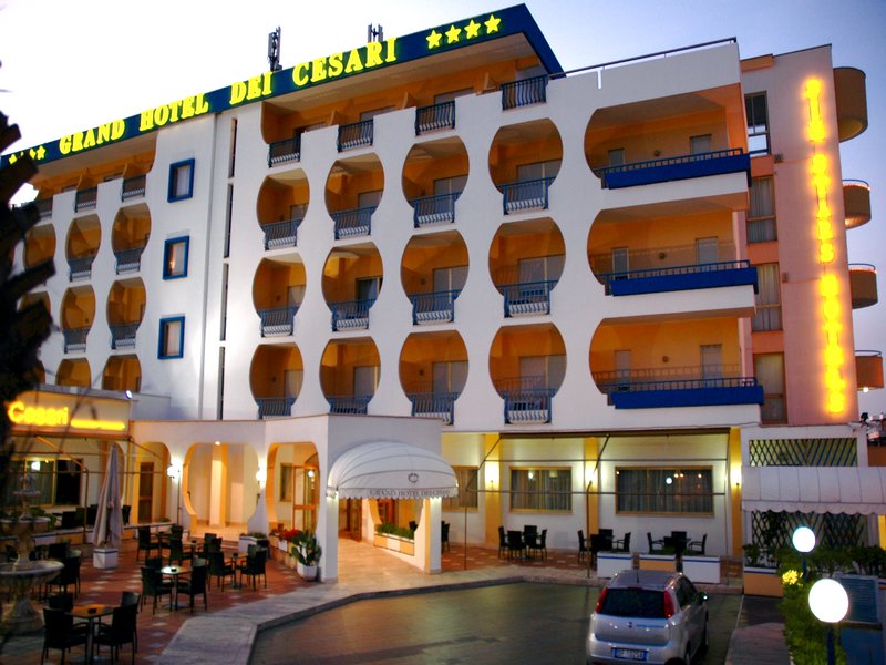 Grand Hotel Dei Cesari exterior 2