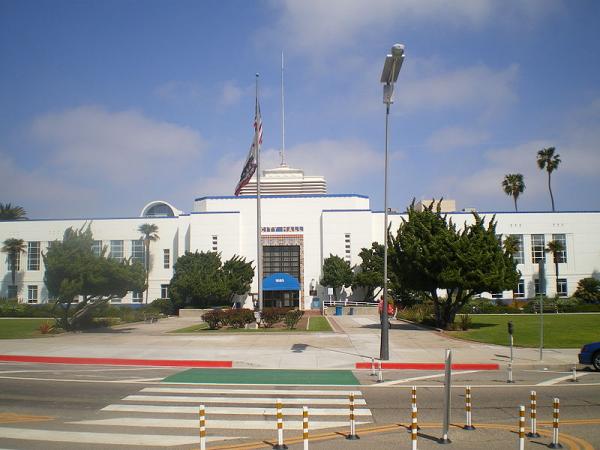  La plage de Santa Monica et de la jetée