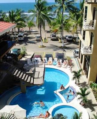 Jaco vue de la piscine du balcon