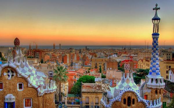 Barcelone vue aérienne durant la nuit