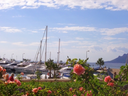 Promenade de la Croisette et le port de Cannes