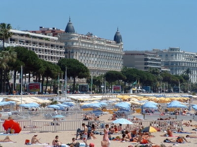 Promenade de la Croisette et le port de Cannes