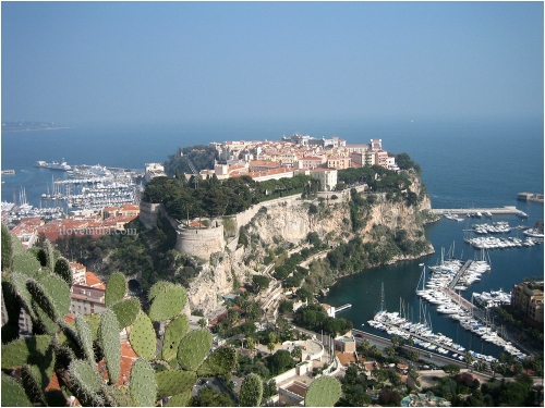 Promenade de la Croisette et le port de Cannes