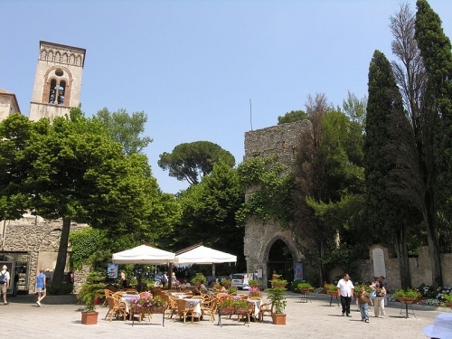 Côte amalfitaine regardant vers le sud de Ravello