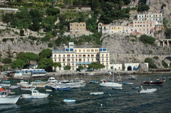 Hotel La Bussola exterior