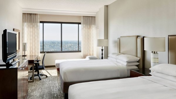 Anaheim Marriott extérieur le soir