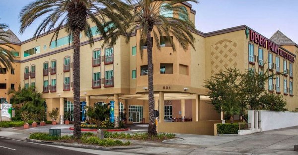 Desert Palms Hotel And Suites exterior