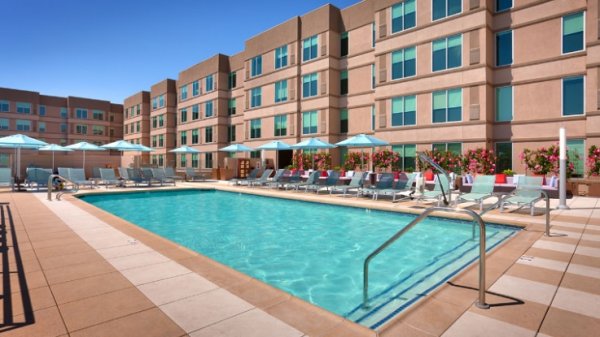 Hyatt House Anaheim Resort extérieur