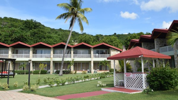 Starfish Halcyon Cove exterior