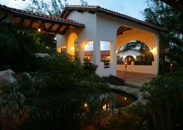 Sugar Cane Club Hotel and Spa lobby