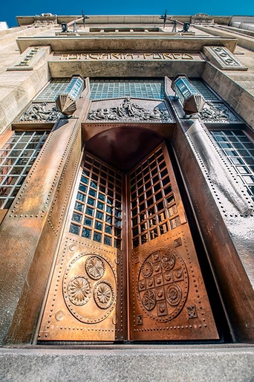 Continental Hotel Budapest entrance