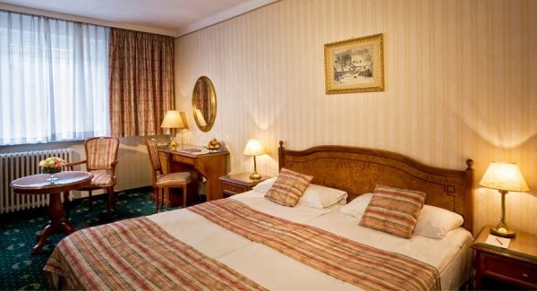 Danubius Hotel Astoria City Center extérieur