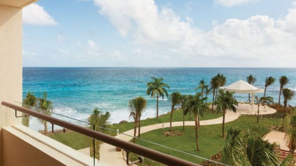 Turquoize at Hyatt Ziva Cancun exterior aerial