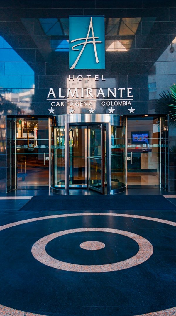 Hotel Almirante exterior