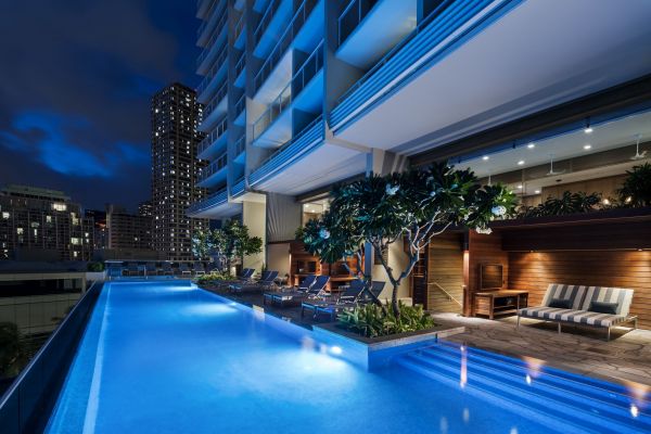 The Ritz-Carlton Residences Waikiki Beach roof pool