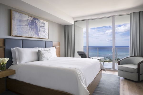 The Ritz-Carlton Residences Waikiki Beach roof pool