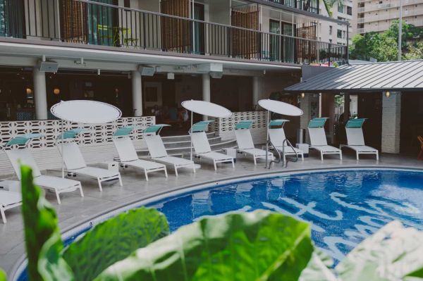 The Surfjack Hotel And Swim Club entrée