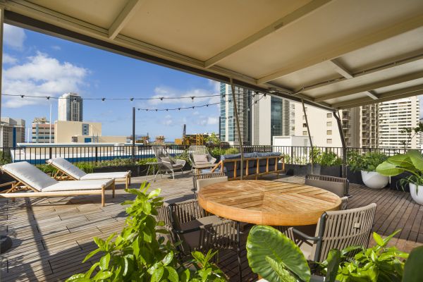 The Surfjack Hotel And Swim Club entrée
