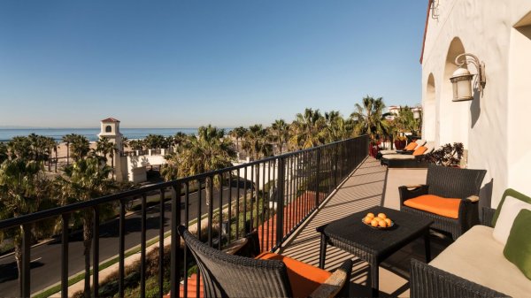 Hyatt Regency Huntington Beach Resort and Spa exterior
