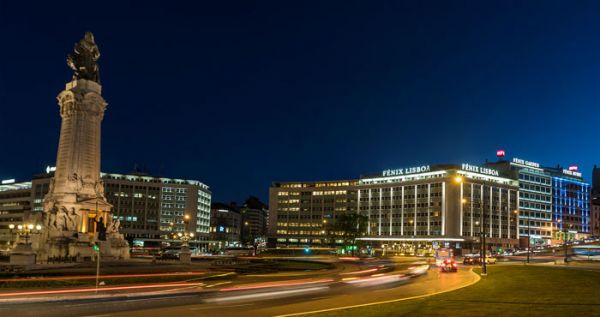 HF Fenix Lisboa exterior at night