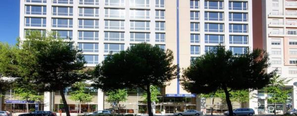 Tryp Lisboa Oriente exterior