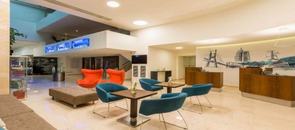 Tryp Lisboa Oriente exterior