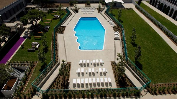 Hyatt Regency Los Angeles intl Airport exterior