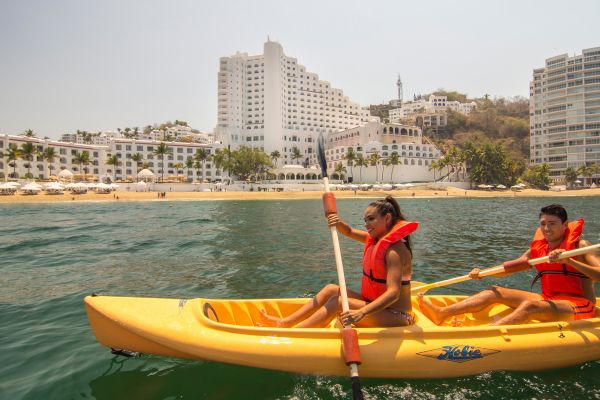 Tesoro Manzanillo extérieur le soir