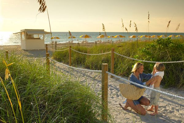 Grand Beach Hotel Miami exterior