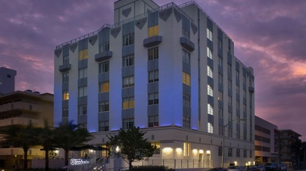 Hilton Garden Inn South Beach Royal Polo exterior at night