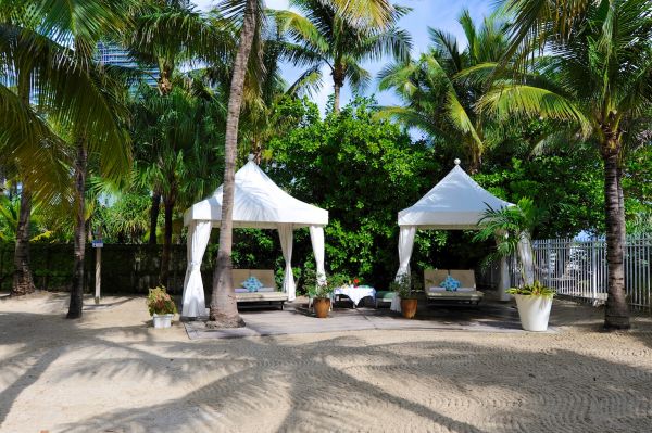 South Seas Hotel entrance