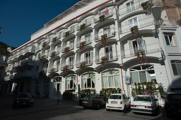 Hotel Minori Palace exterior