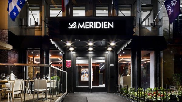 Hotel Meridien Versailles entrance