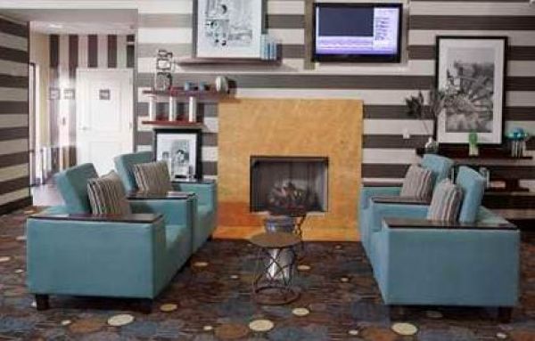 Hampton Inn and Suites Nashville Opryland extérieur