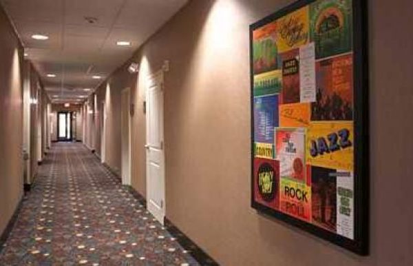 Hampton Inn and Suites Nashville Opryland extérieur