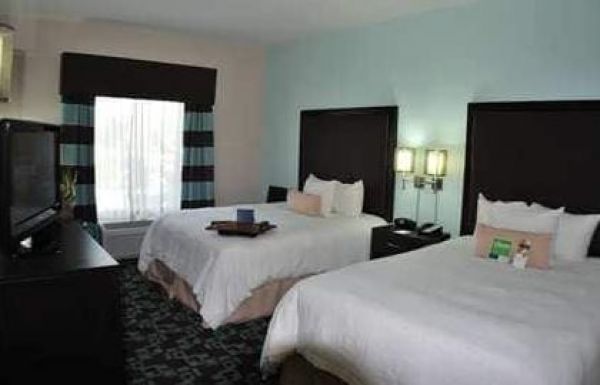 Hampton Inn and Suites Nashville Opryland extérieur