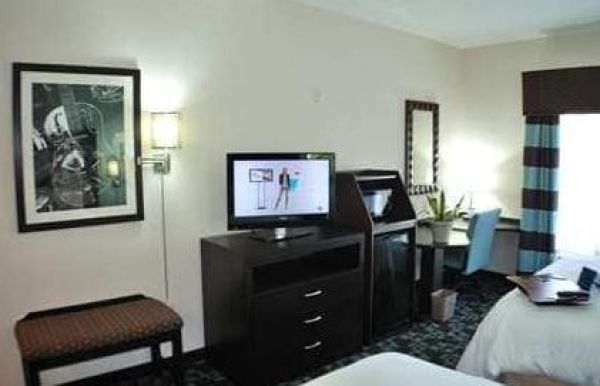 Hampton Inn and Suites Nashville Opryland extérieur