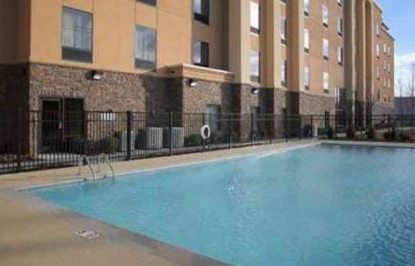 Hampton Inn and Suites Nashville Opryland extérieur