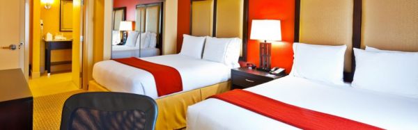 Holiday Inn Express hotel and suites Nashville Opryland extérieur le soir