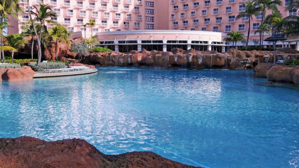 Atlantis Beach Tower pool