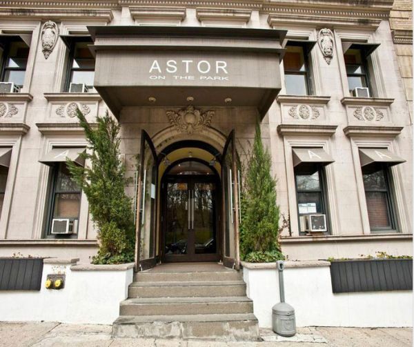 Astor on the Park entrance
