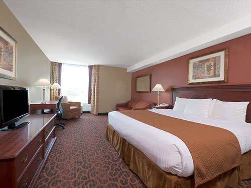 Ramada Niagara Falls Fallsview exterior