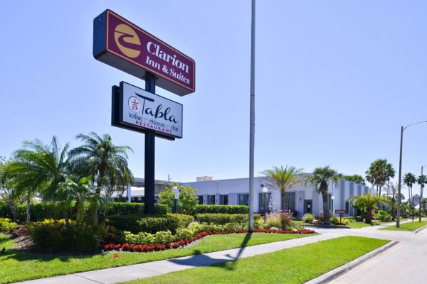 Clarion Inn and Suites extérieur