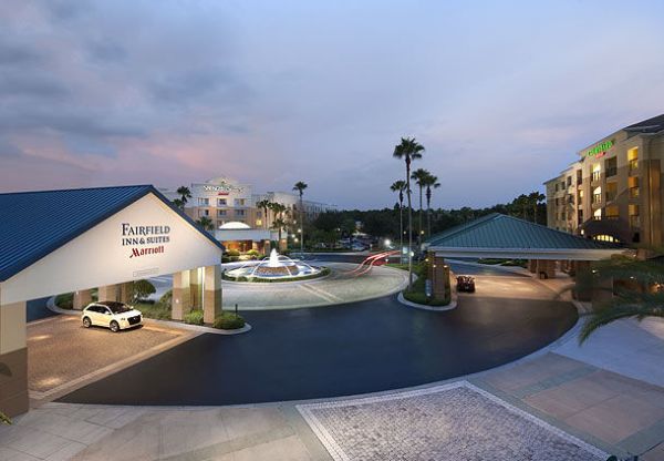 Courtyard Orlando LBV in the Marriott Village entrance