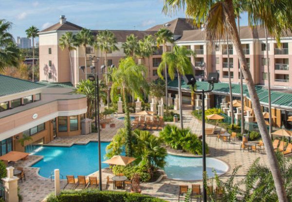 Courtyard Orlando LBV in the Marriott Village entrée