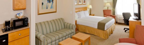 Holiday Inn Express and Suites Nearest Universal extérieur