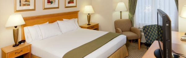 Holiday Inn Express and Suites Nearest Universal extérieur