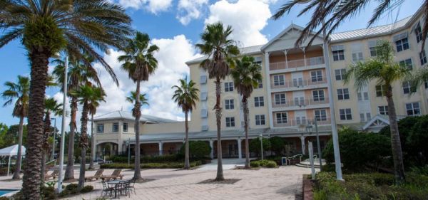 Monumental Movieland Hotel exterior