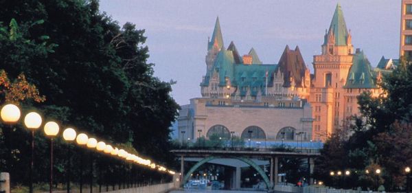 Faimont Chateau Laurier Ottawa extérieur