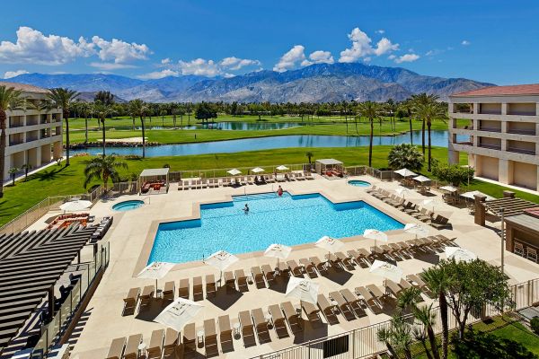 Doubletree Golf Resort Palm Springs exterior